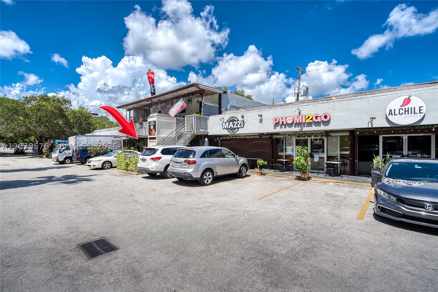 17010 W Dixie Hwy Property Photo 1