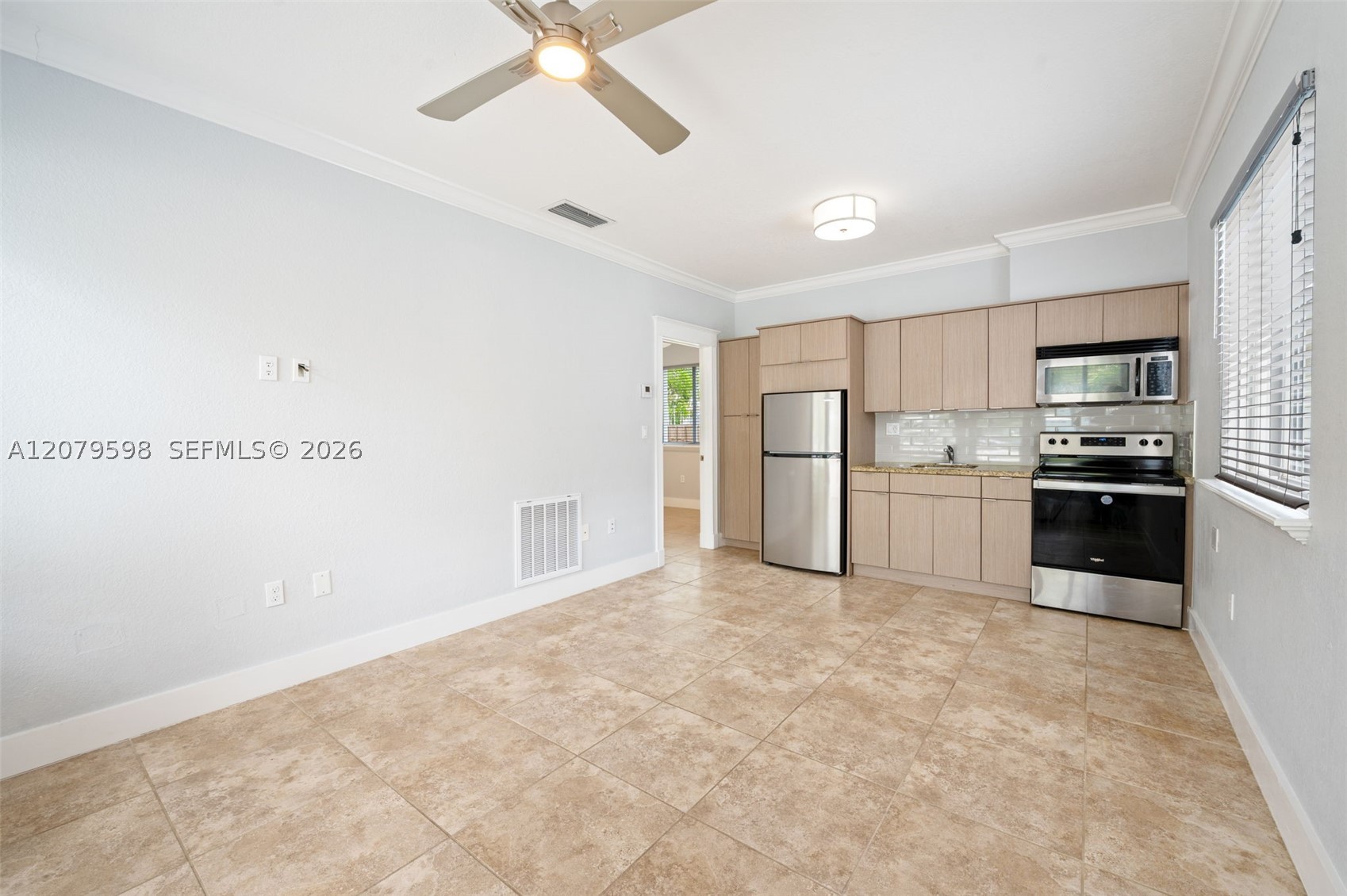4 Transylvania Ave B Property Photo 4