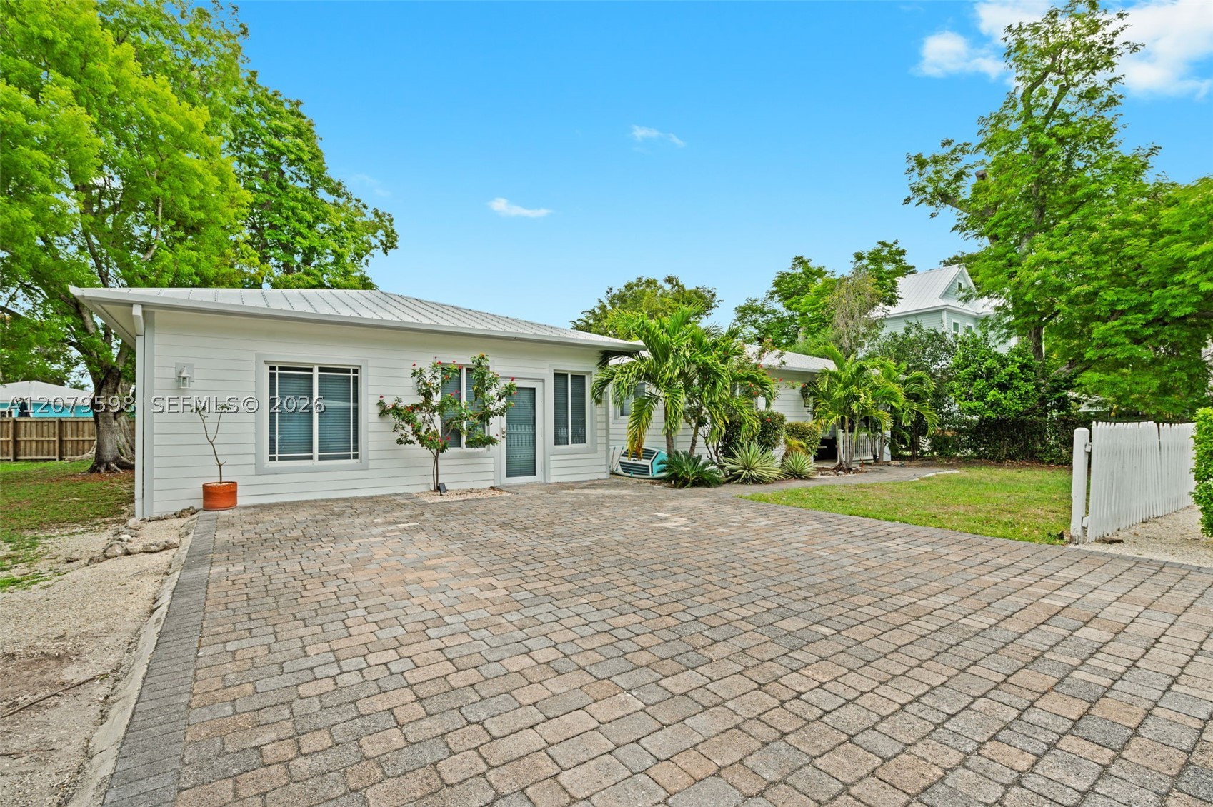 4 Transylvania Ave B Property Photo 17