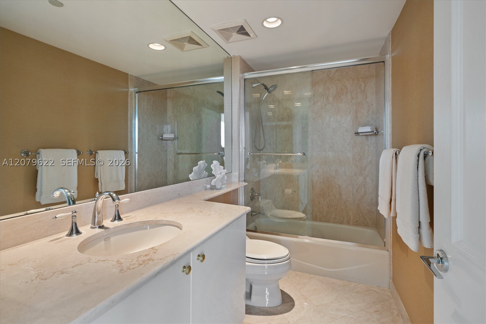 791 Crandon Blvd 704 Property Photo 18