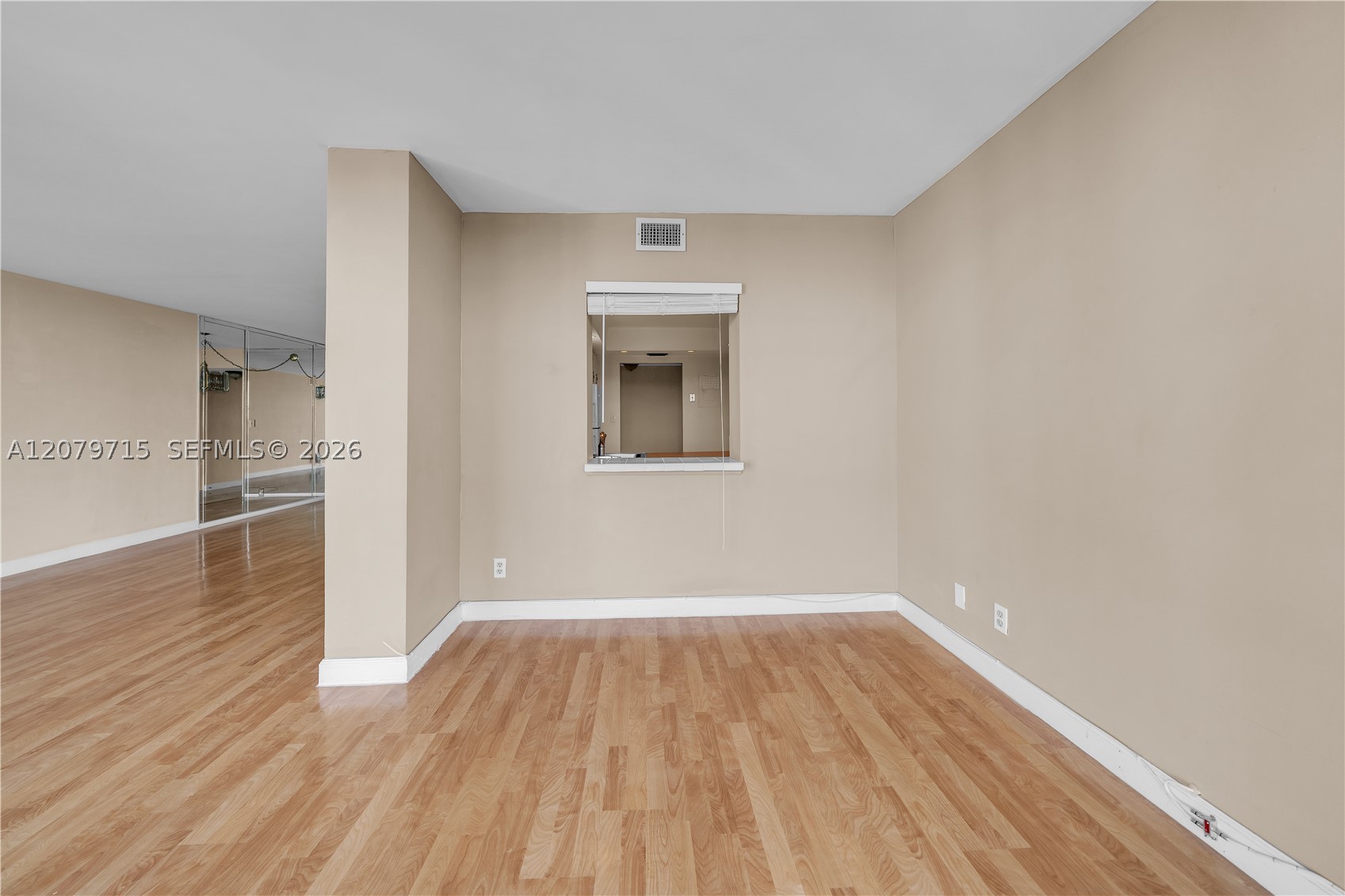 1000 Parkview Dr 925 Property Photo 4