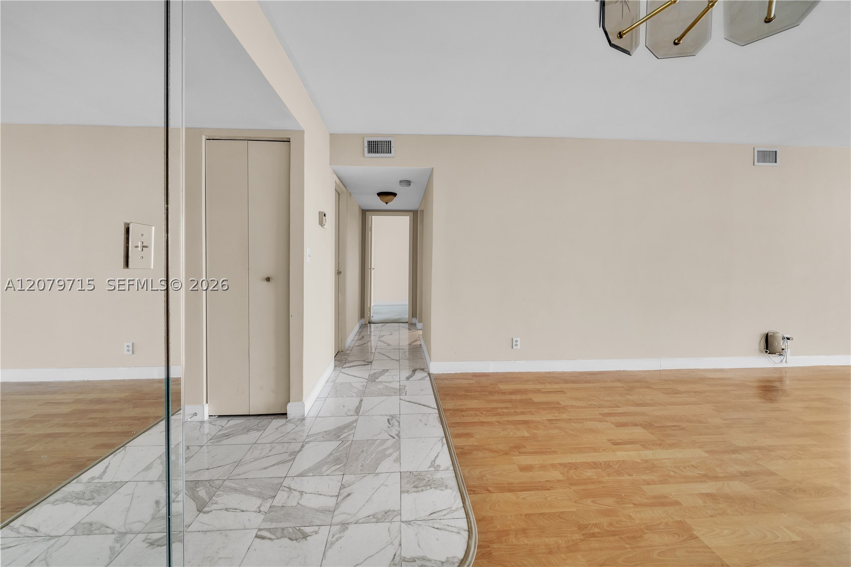 1000 Parkview Dr 925 Property Photo 10
