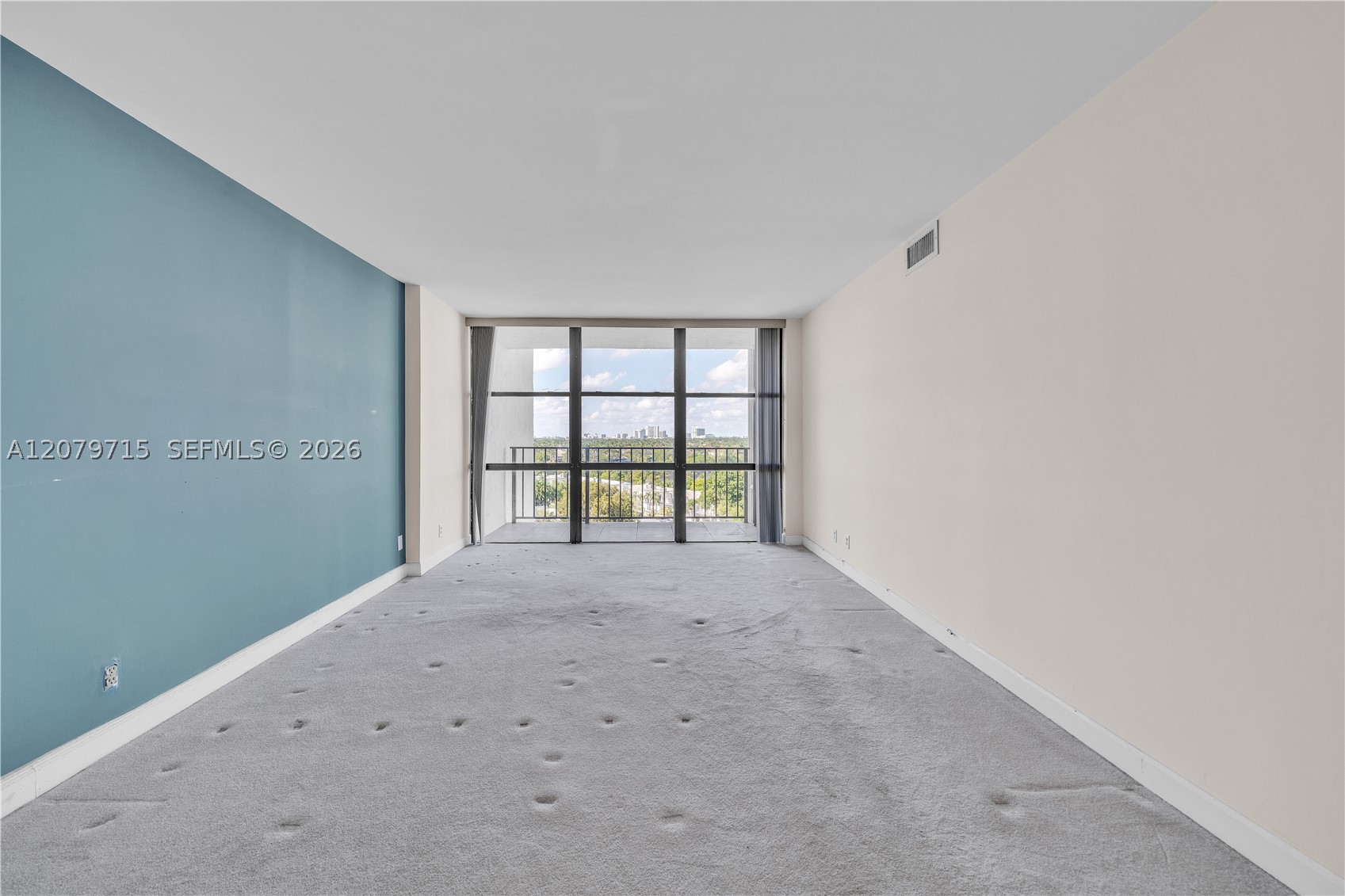 1000 Parkview Dr 925 Property Photo 18