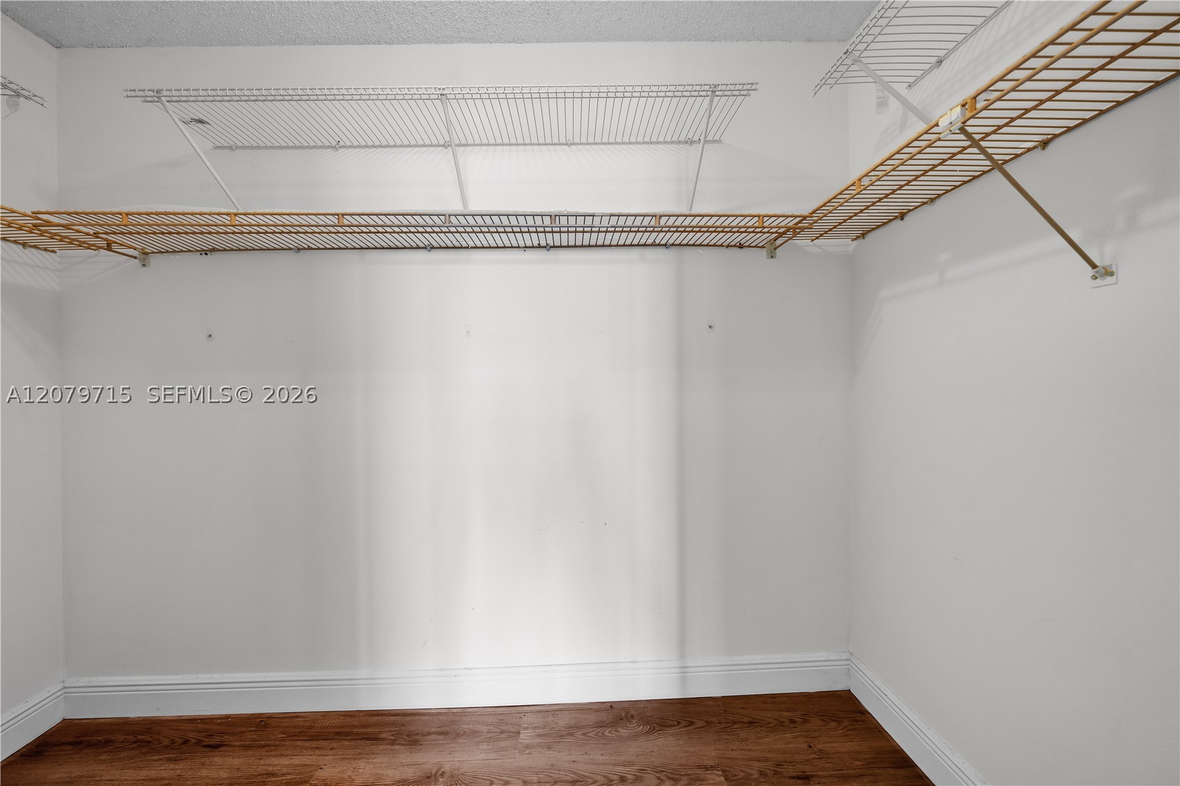 1000 Parkview Dr 925 Property Photo 22