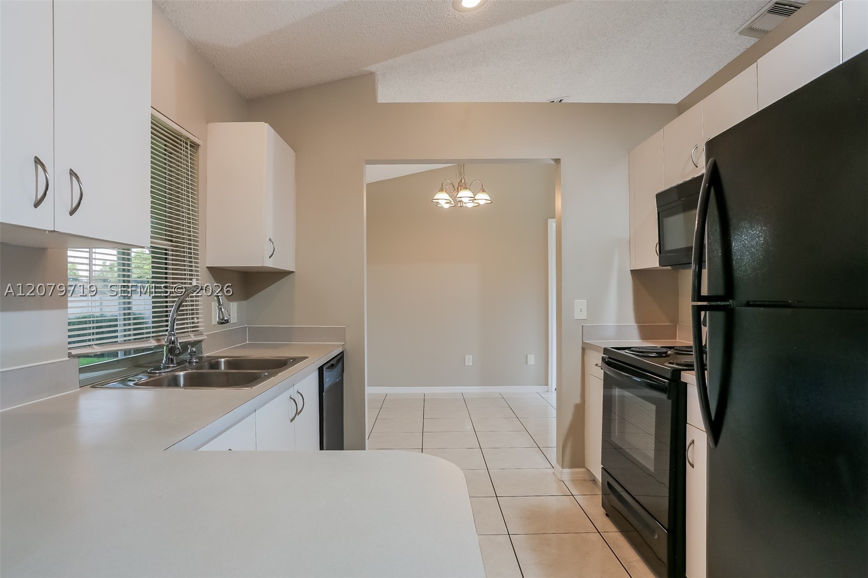 2514 Sw Monterrey Ln Property Photo 7