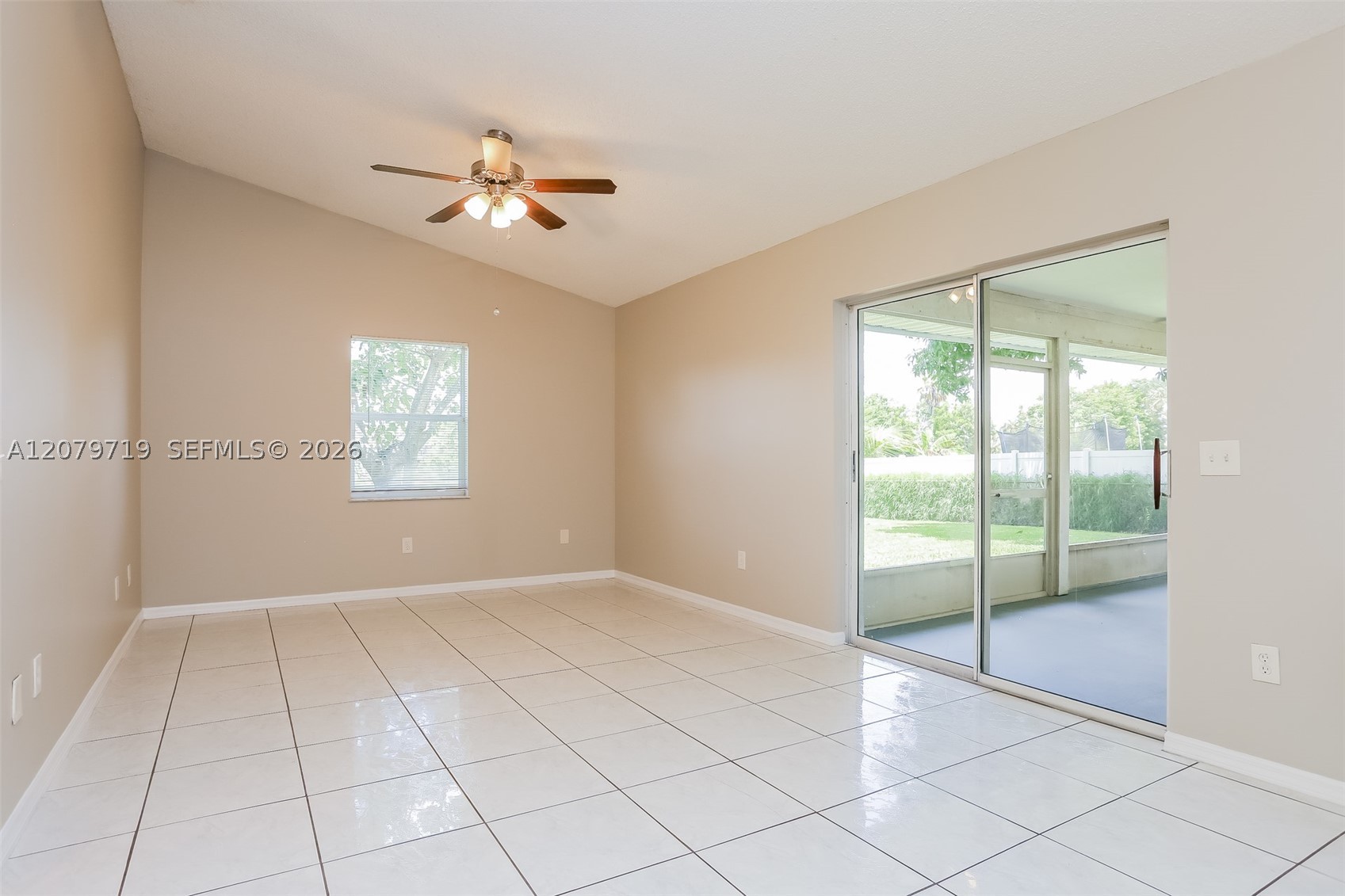 2514 Sw Monterrey Ln Property Photo 8