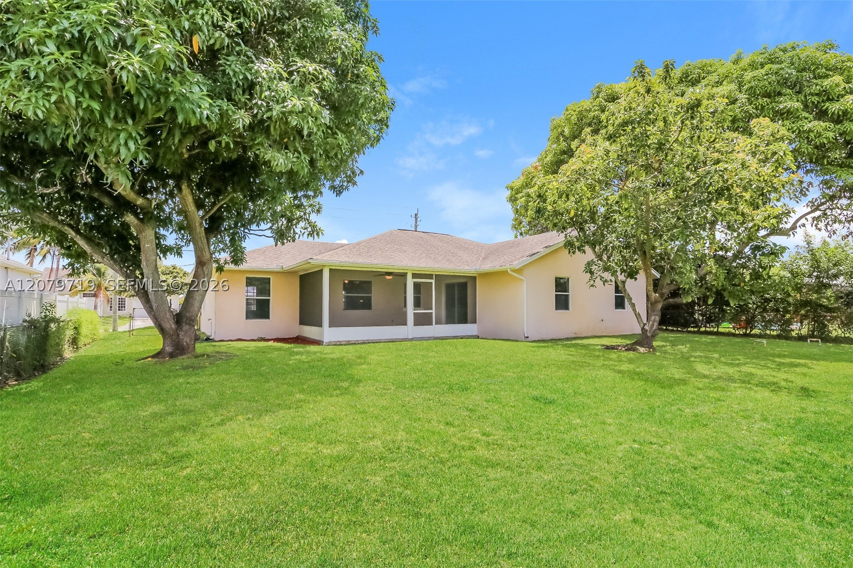 2514 Sw Monterrey Ln Property Photo 14