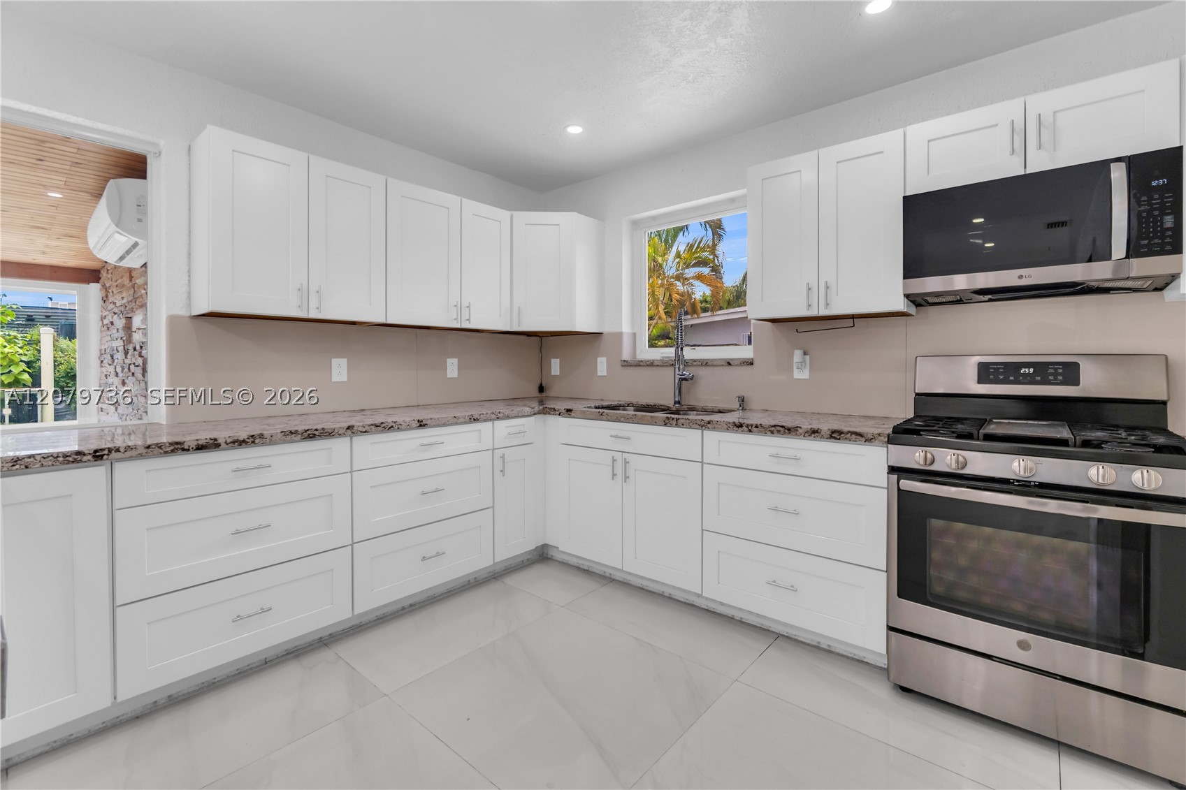 9450 Sw 25th Dr Property Photo 13