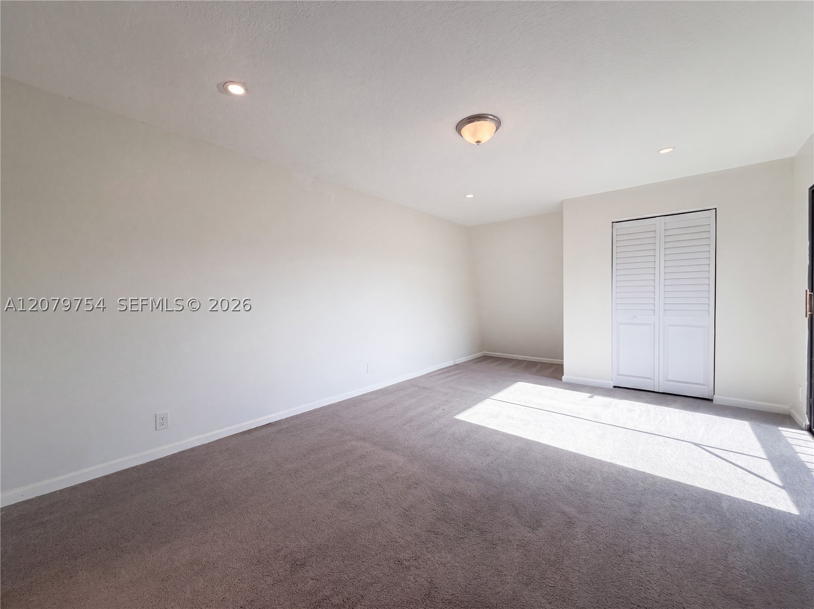 110 N Delaware Blvd 10c Property Photo 10