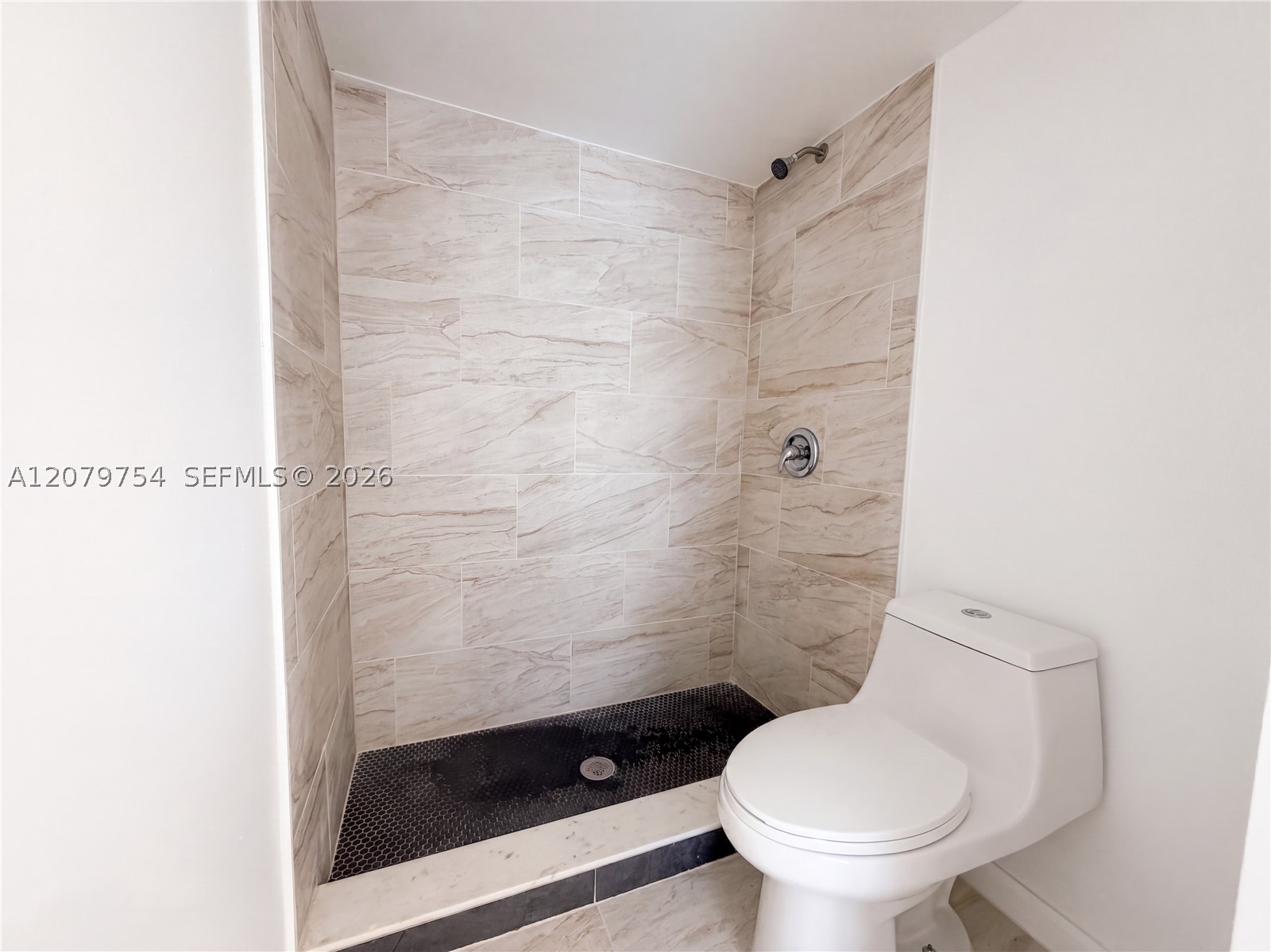 110 N Delaware Blvd 10c Property Photo 13