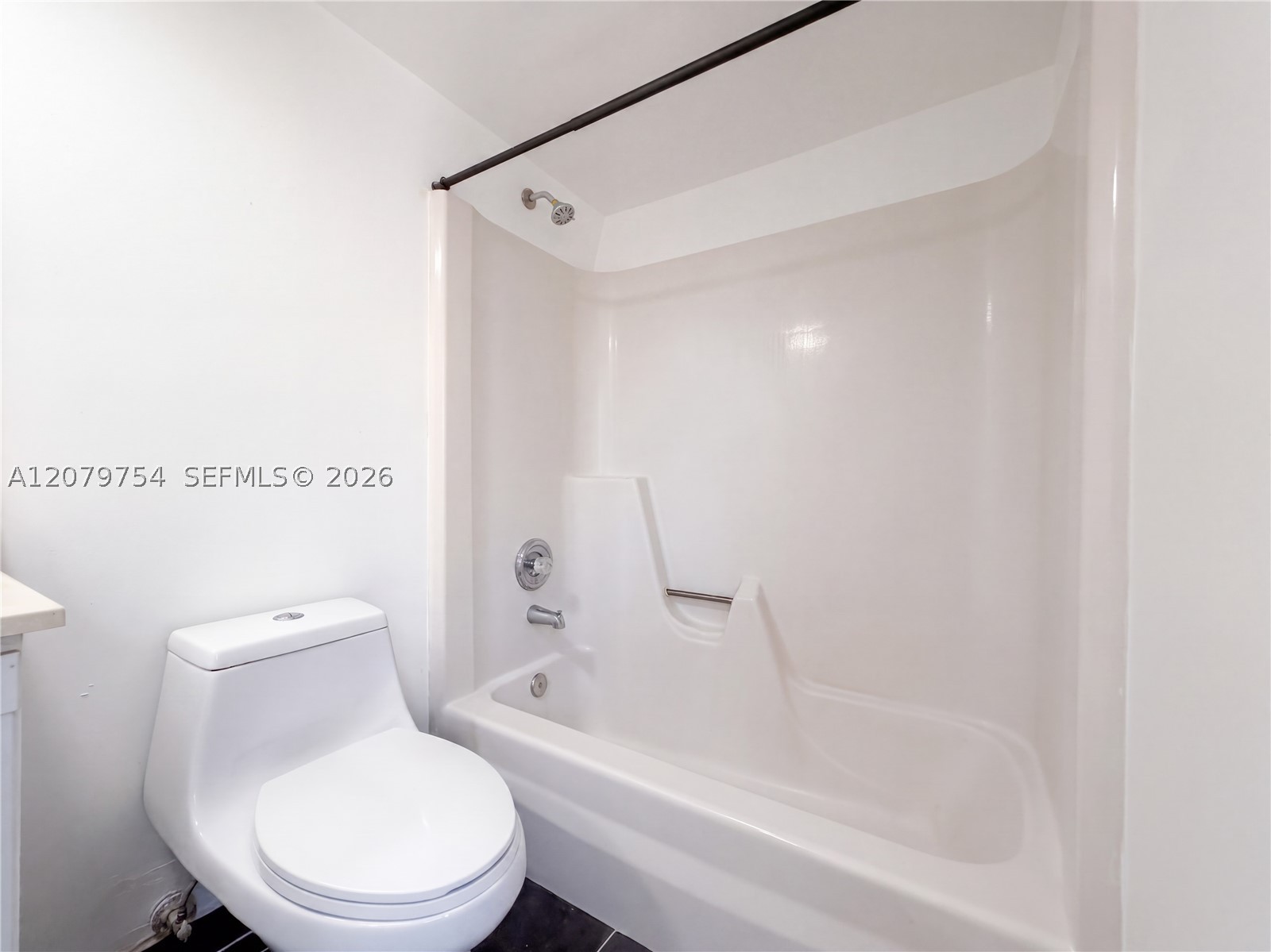 110 N Delaware Blvd 10c Property Photo 15