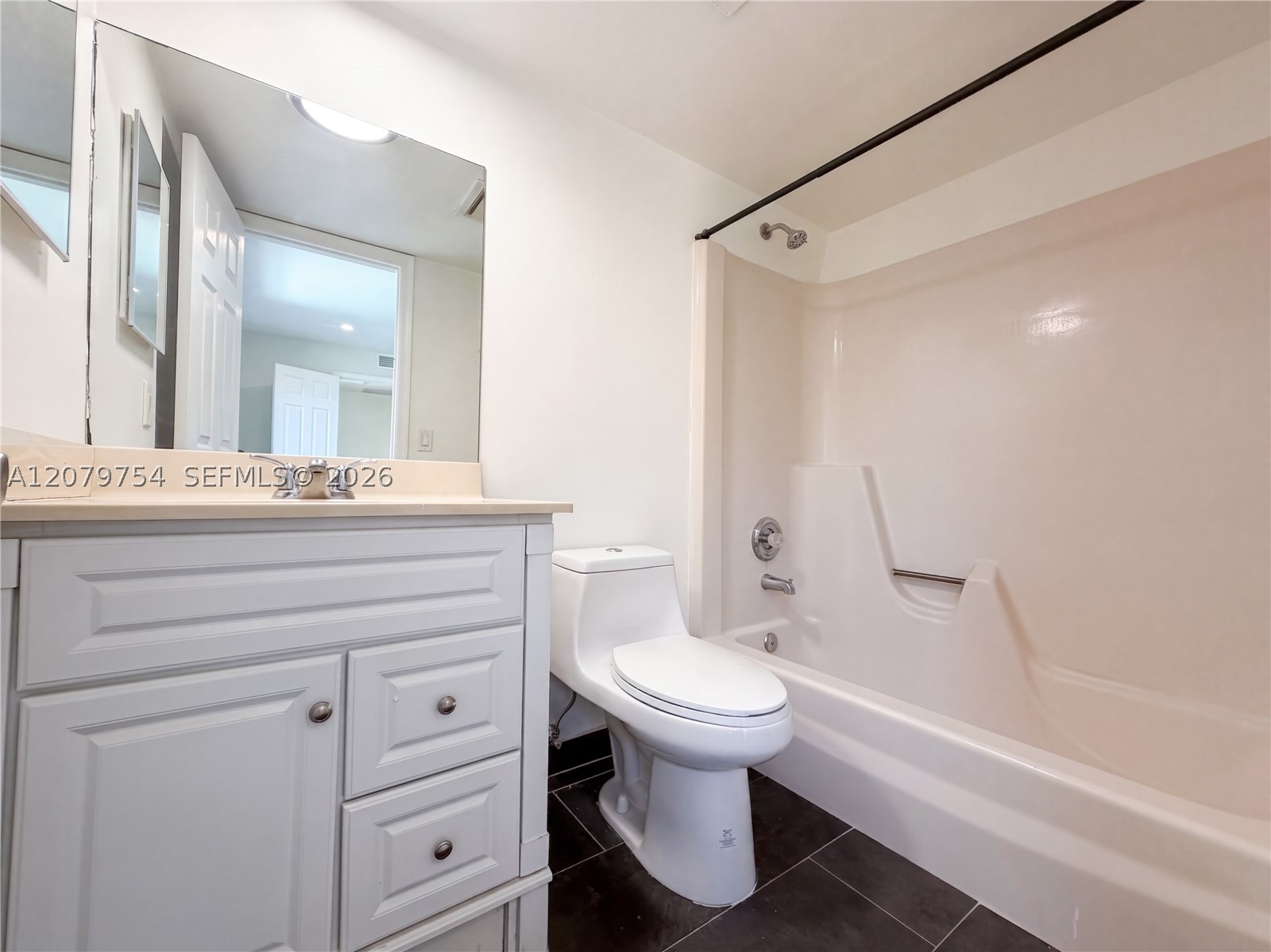 110 N Delaware Blvd 10c Property Photo 16