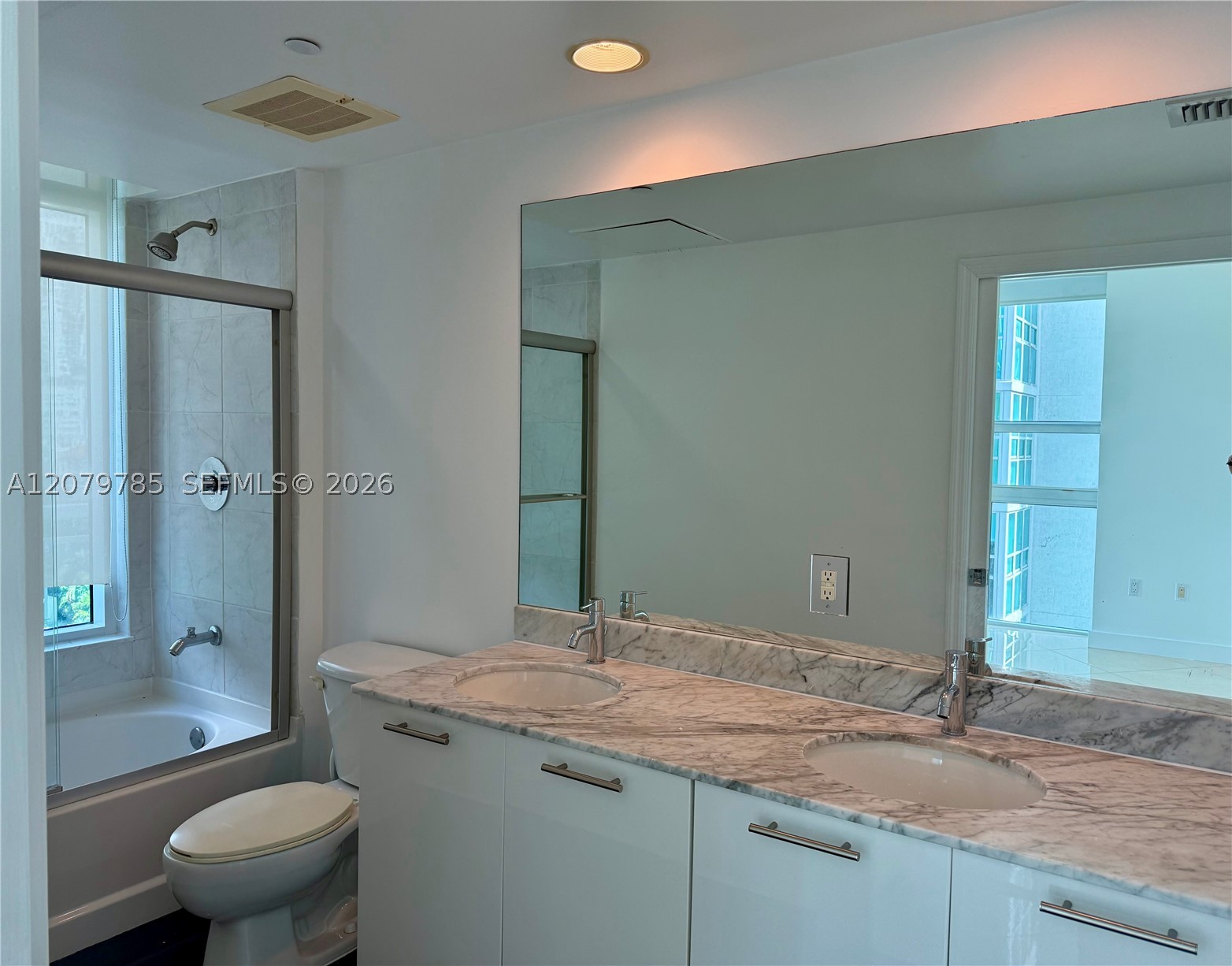 950 Brickell Bay Dr 601 Property Photo 10