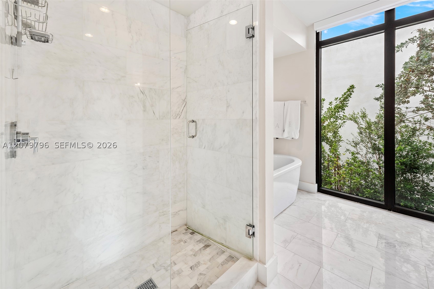 8611 Arboretum Ln Property Photo 20