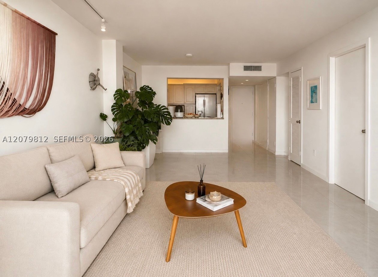 6900 E Bay Dr 9L Property Photo 1