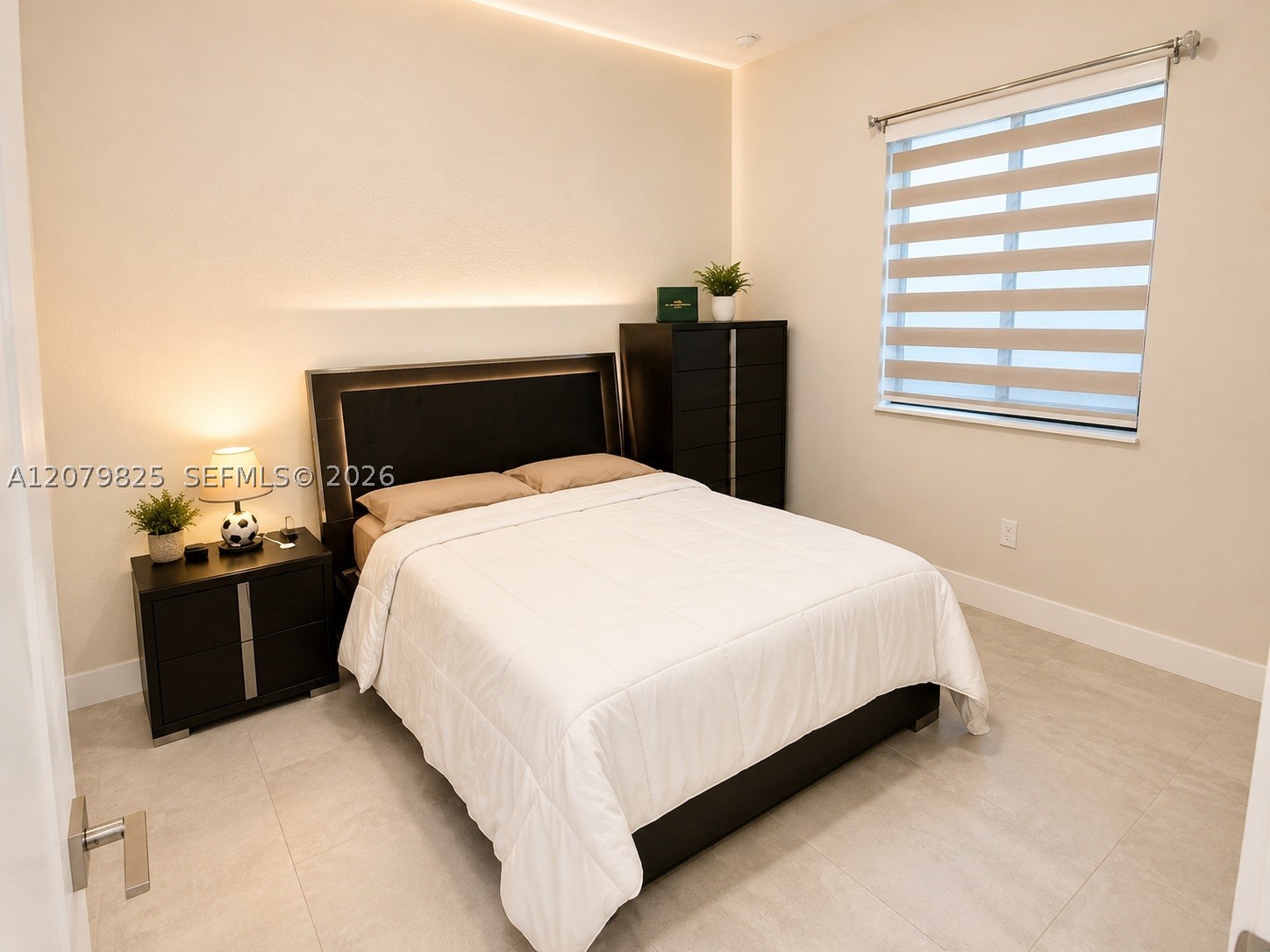 A12079825 Property Photo 11