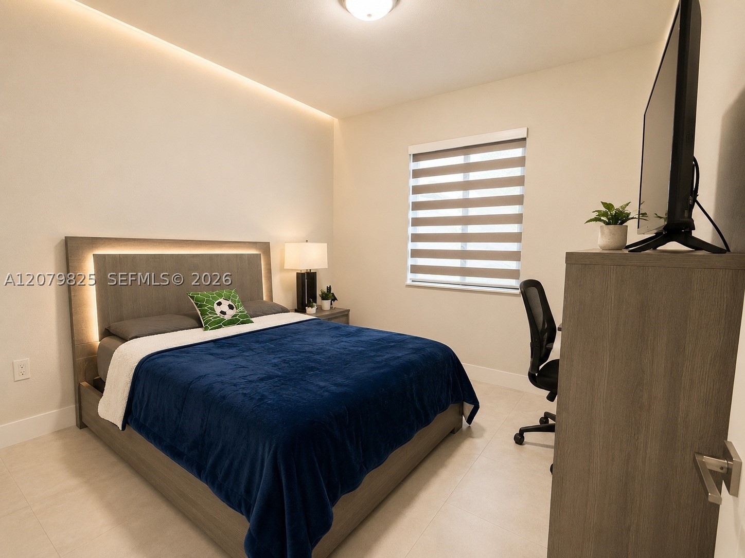 A12079825 Property Photo 18