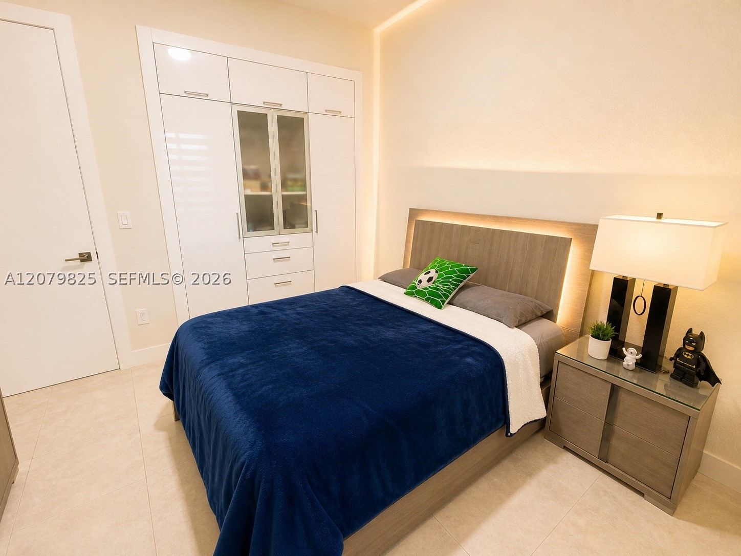 A12079825 Property Photo 19