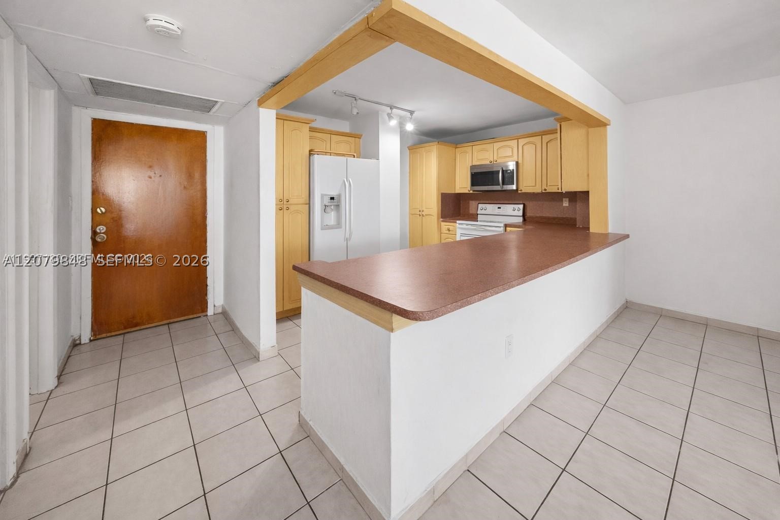 6450 Collins Ave 205 Property Photo 15