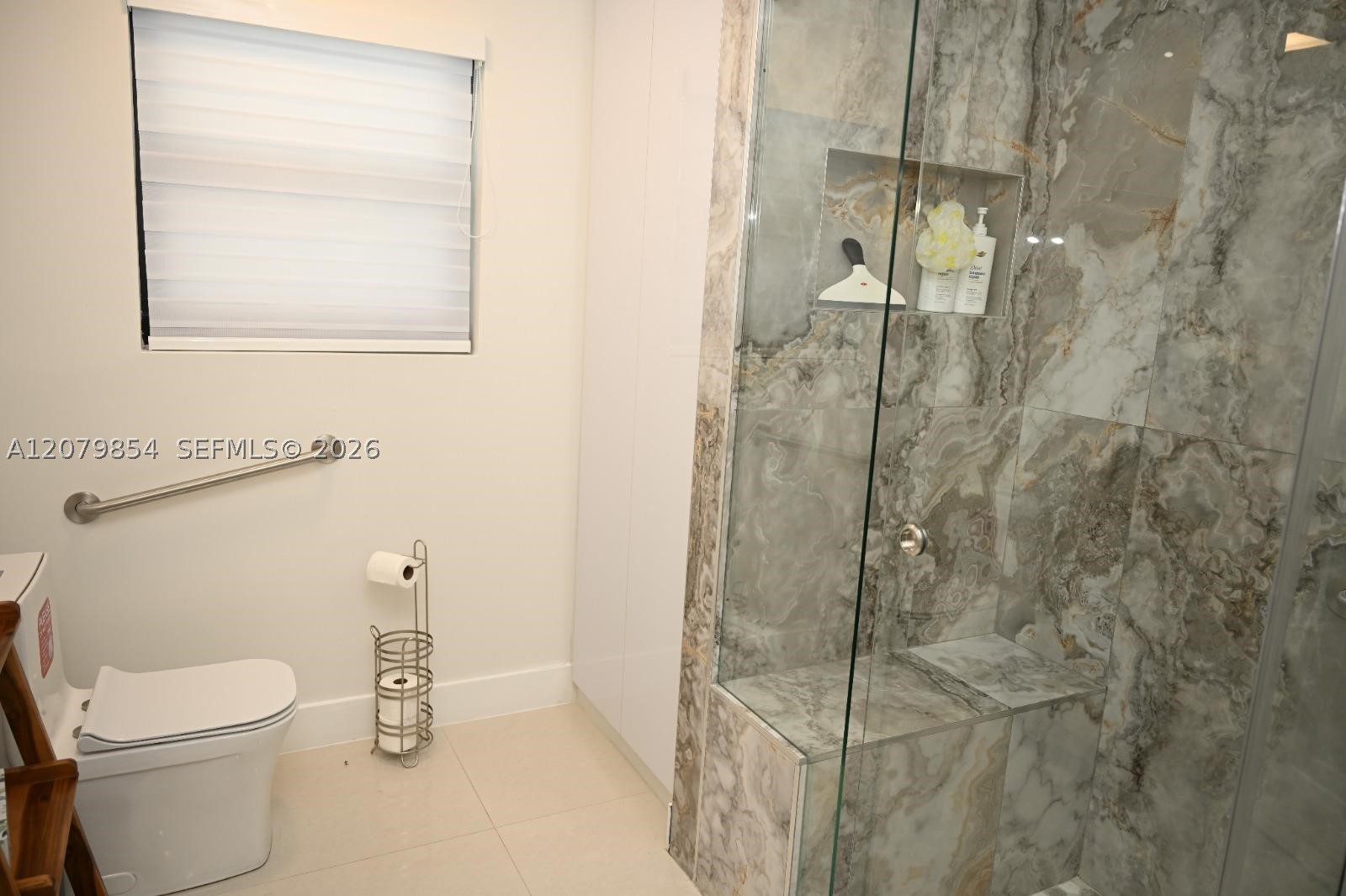850 W 51st Pl Property Photo 11