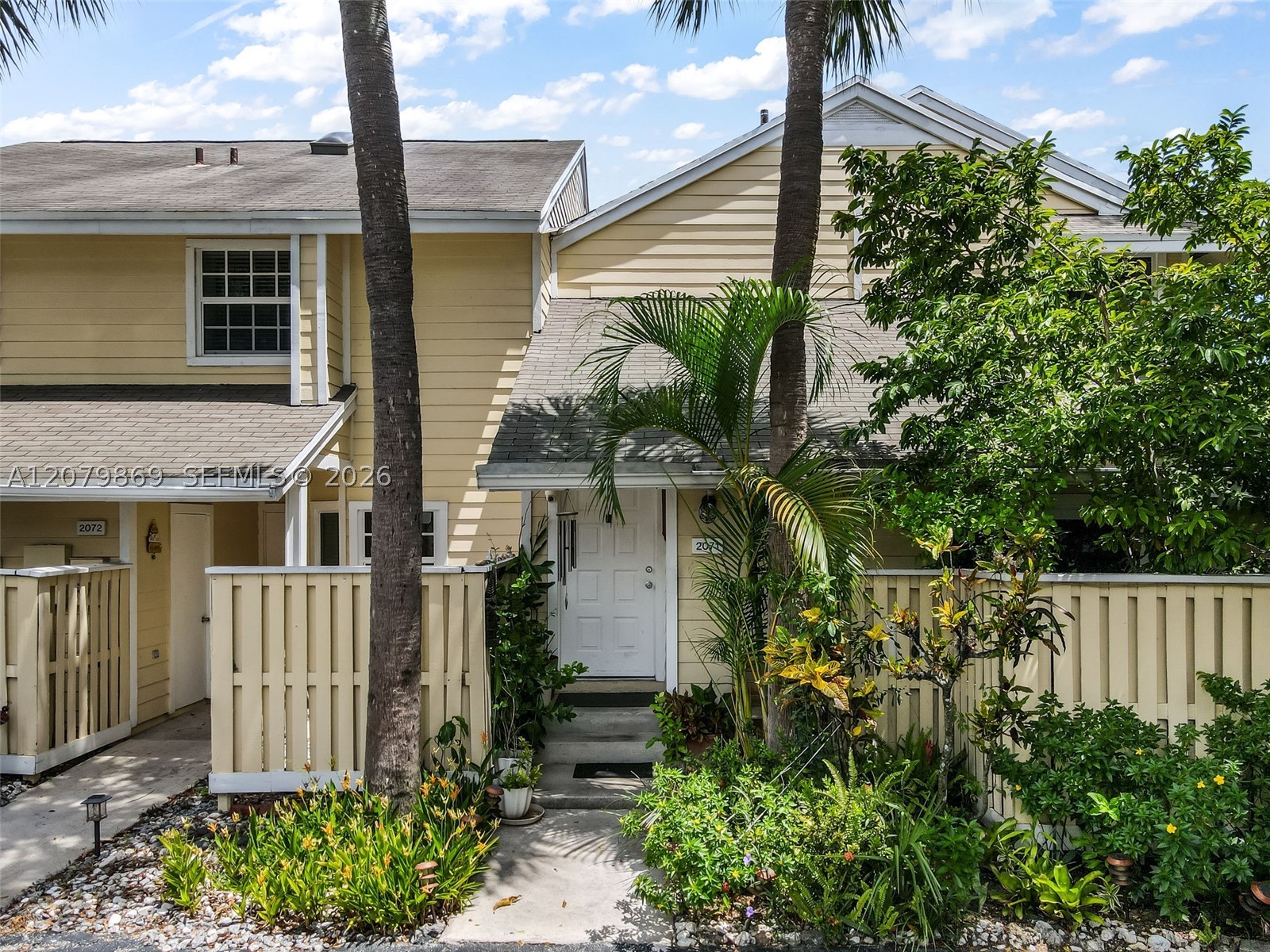 2071 Champions Way Property Photo 1