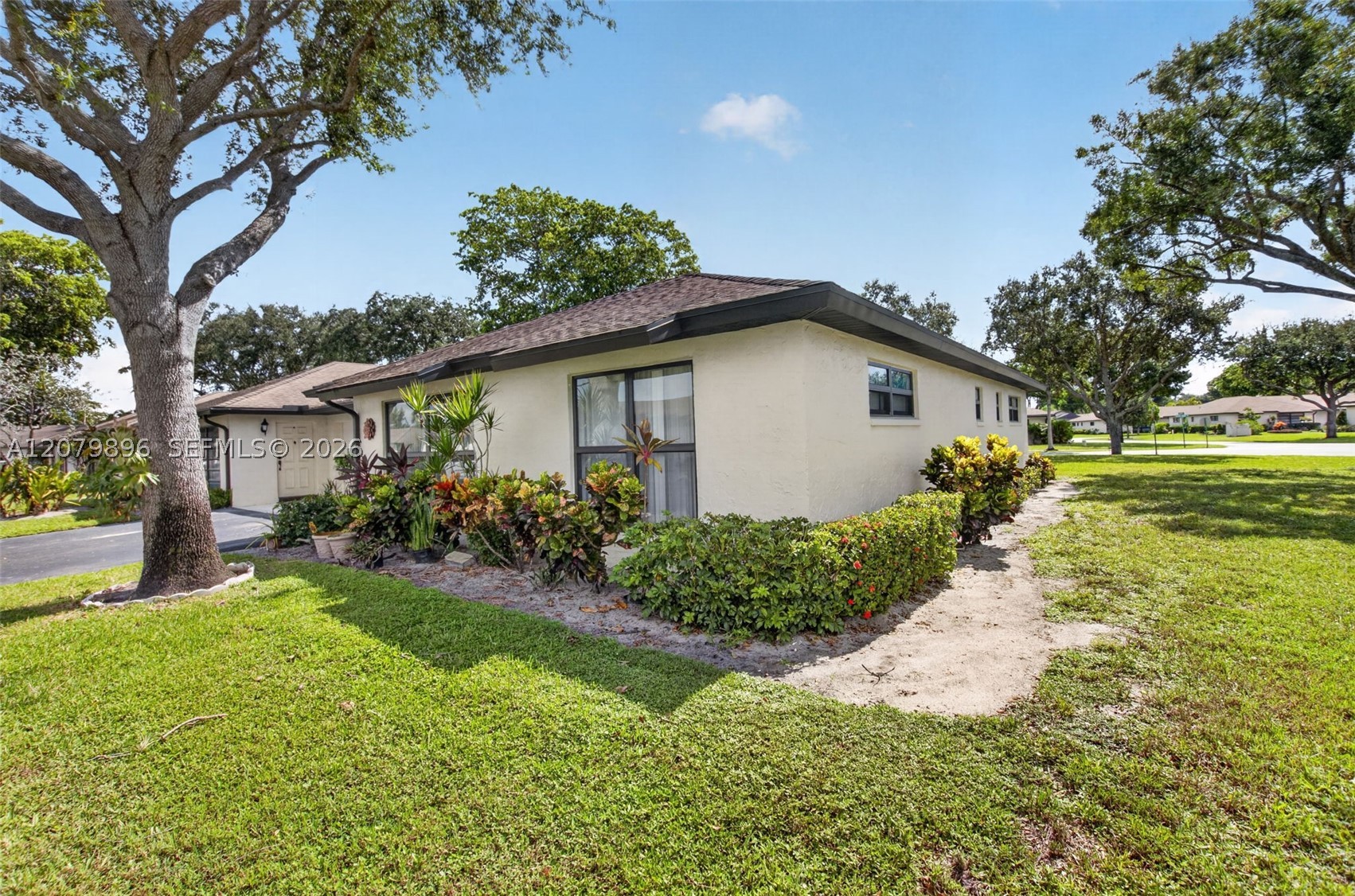 10086 Eaglewood Rd B Property Photo 5