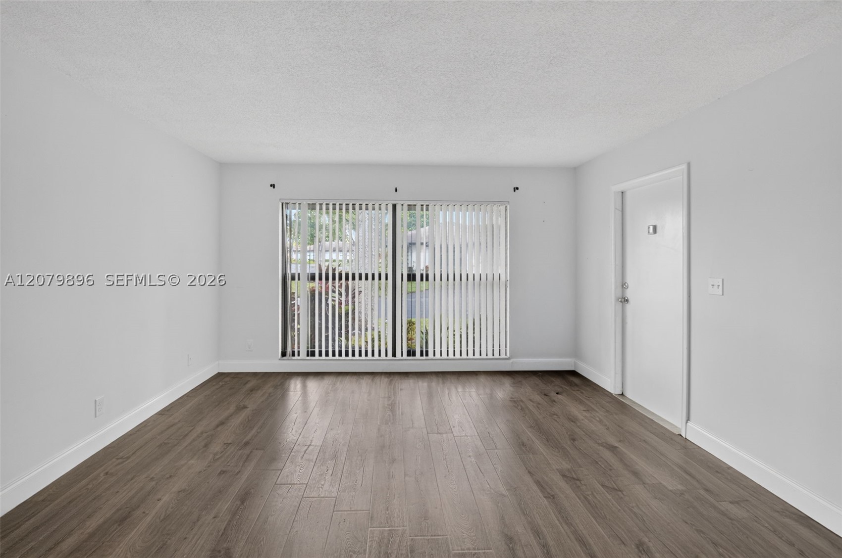 10086 Eaglewood Rd B Property Photo 6