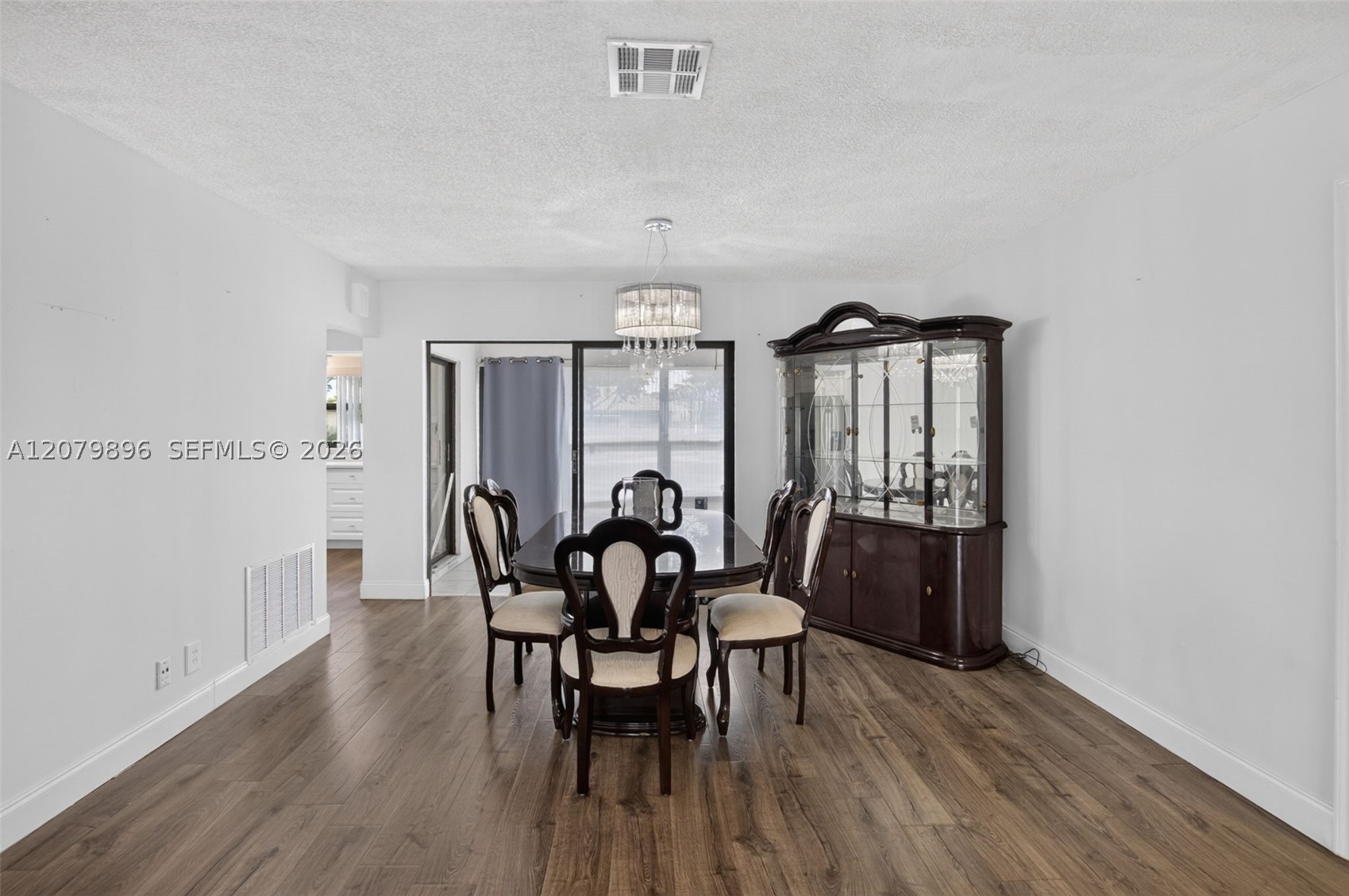 10086 Eaglewood Rd B Property Photo 9