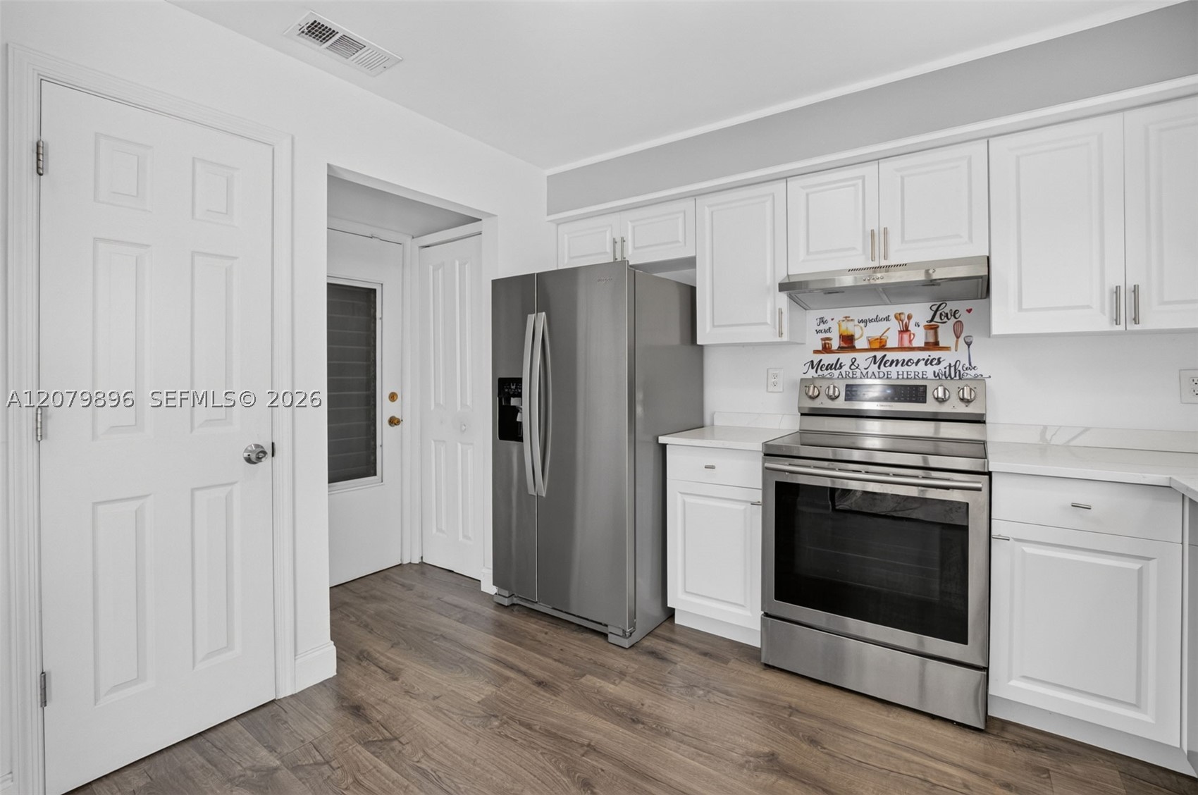 10086 Eaglewood Rd B Property Photo 15