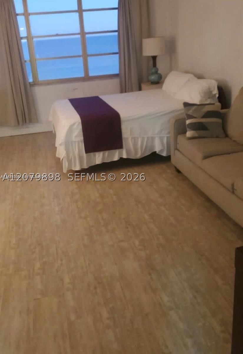 19201 Collins Ave 748 Property Photo 5