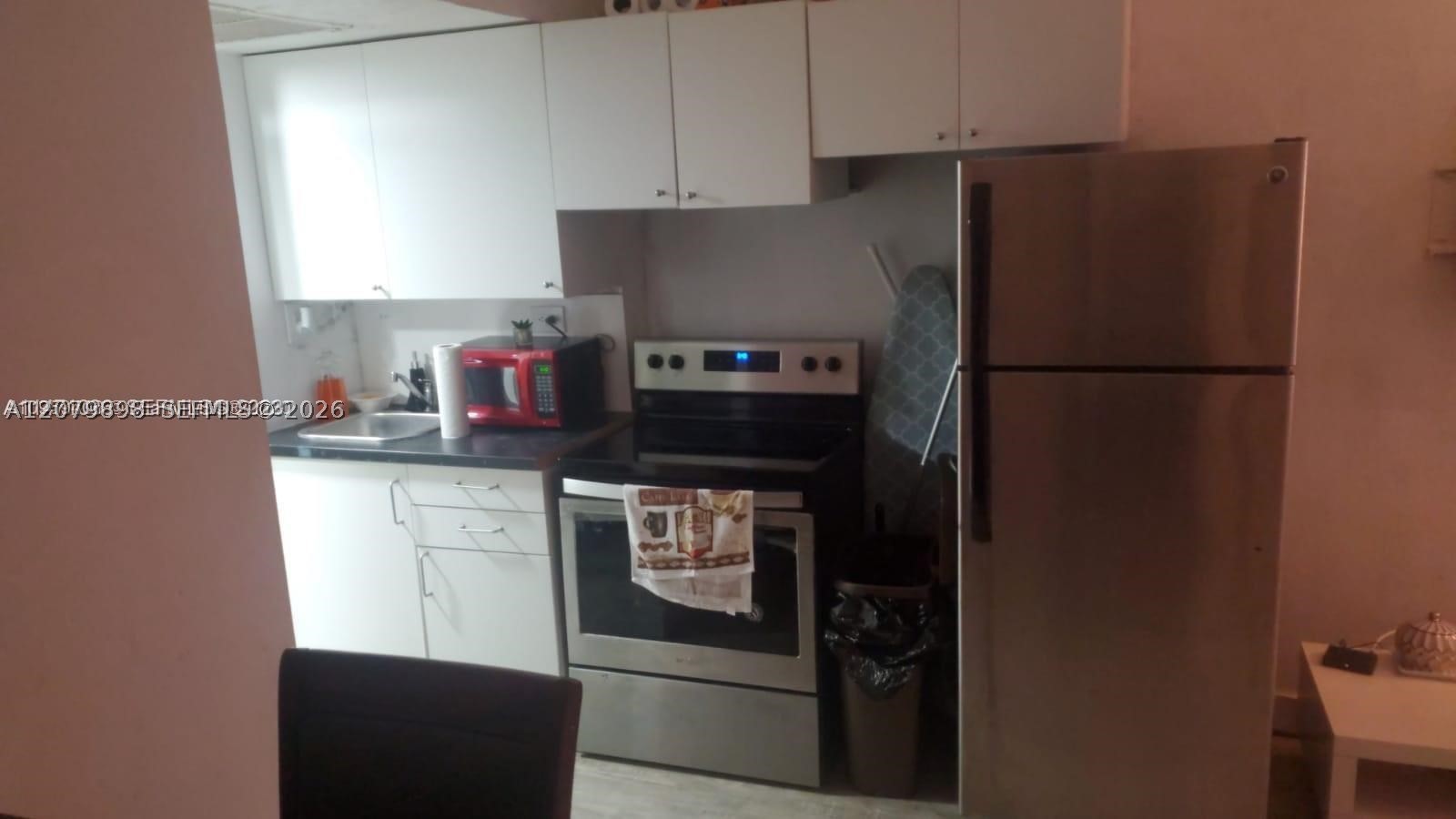 19201 Collins Ave 748 Property Photo 8