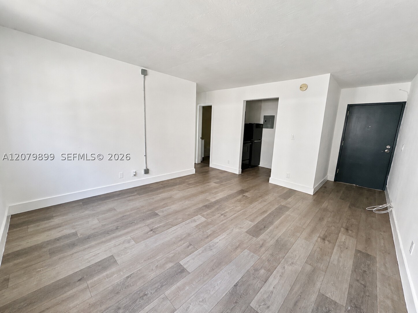143 SW 9th St 407 Property Photo 1