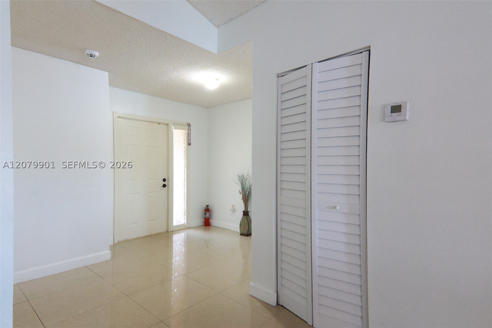 9620 Sw 9th Ct Property Photo 4