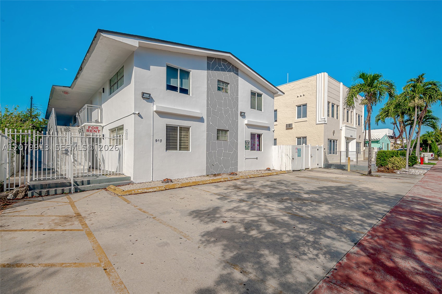 6910 Bay Dr 6 Property Photo 1