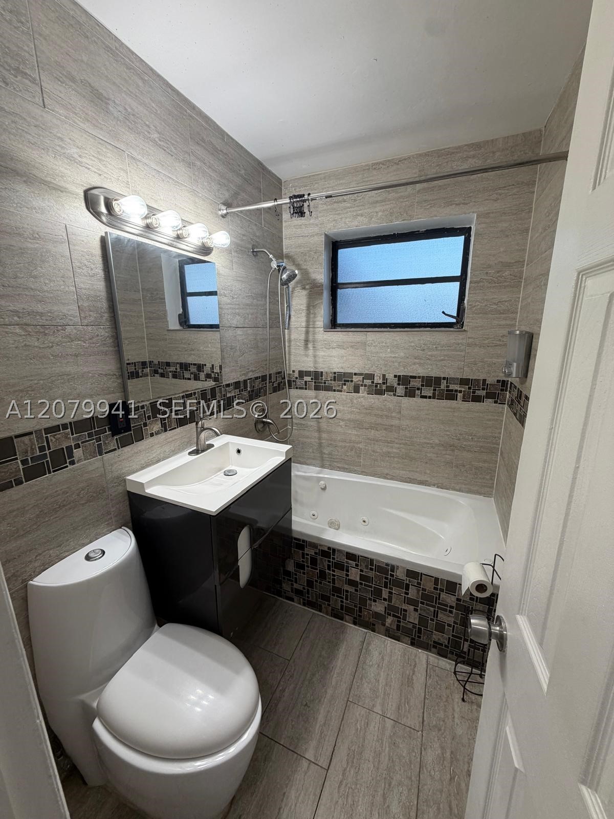 3151 Sw 37th Ave Property Photo 4