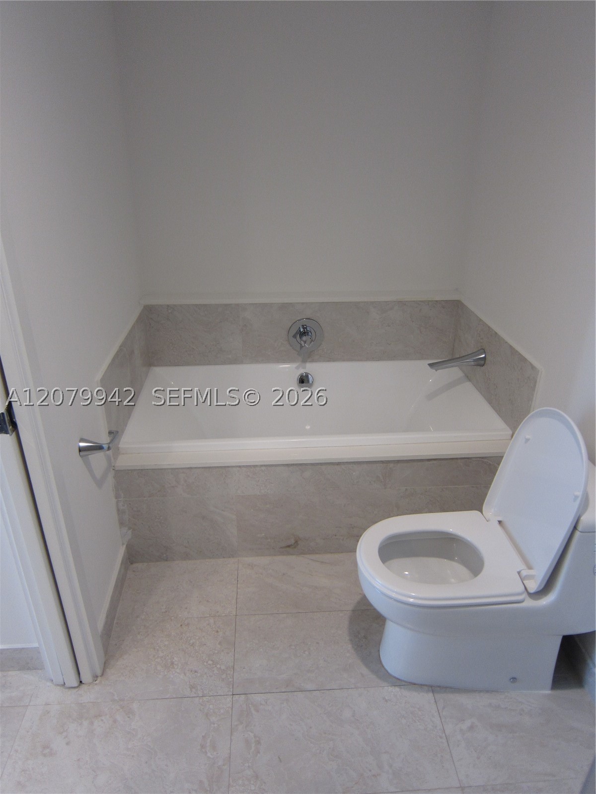 488 Ne 18th St 3404 Property Photo 23