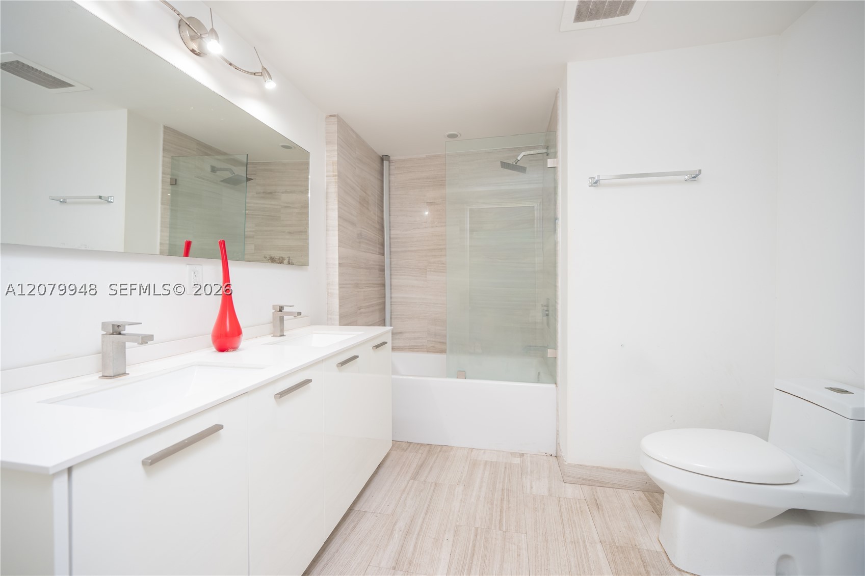 1300 Brickell Bay Dr 710 Property Photo 4