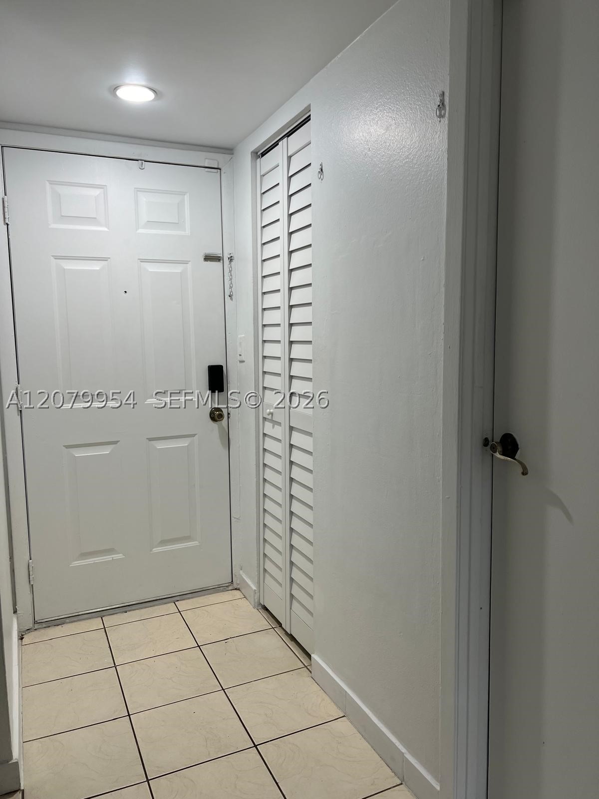 18051 Nw 68th Ave L101 Property Photo 5