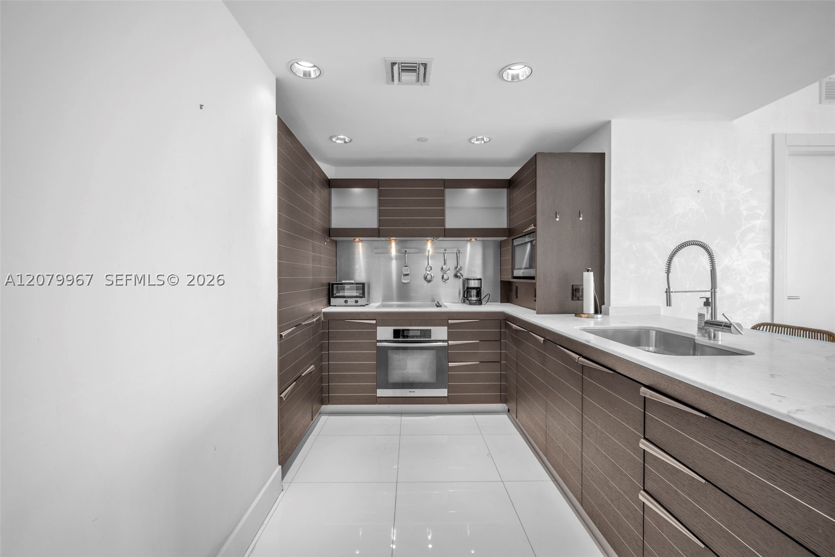 200 Biscayne Boulevard Way 3703 Property Photo 12