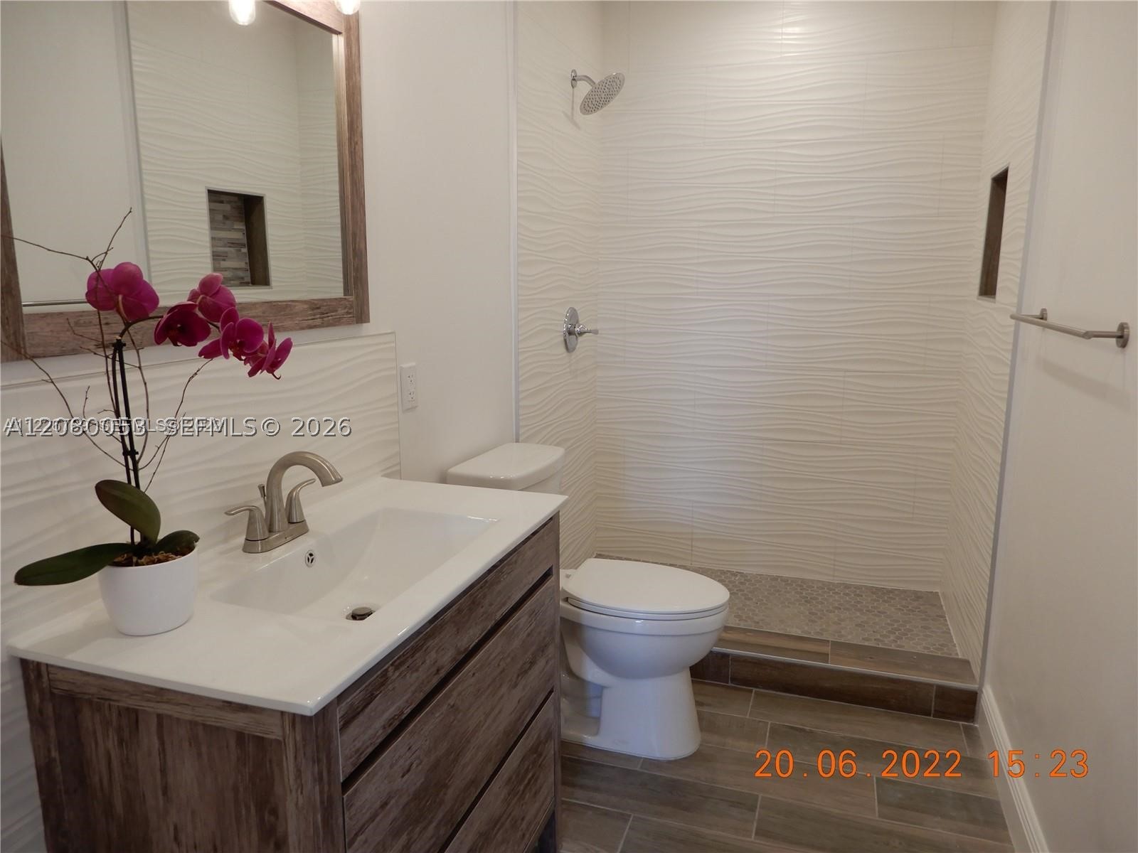7175 Nw 179th St 307 Property Photo 4