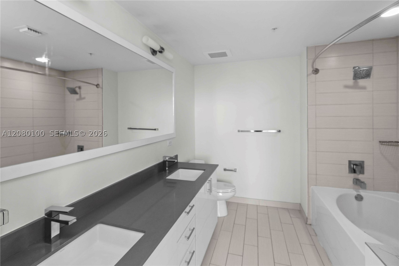 999 Sw 1st Ave 3202 Property Photo 4