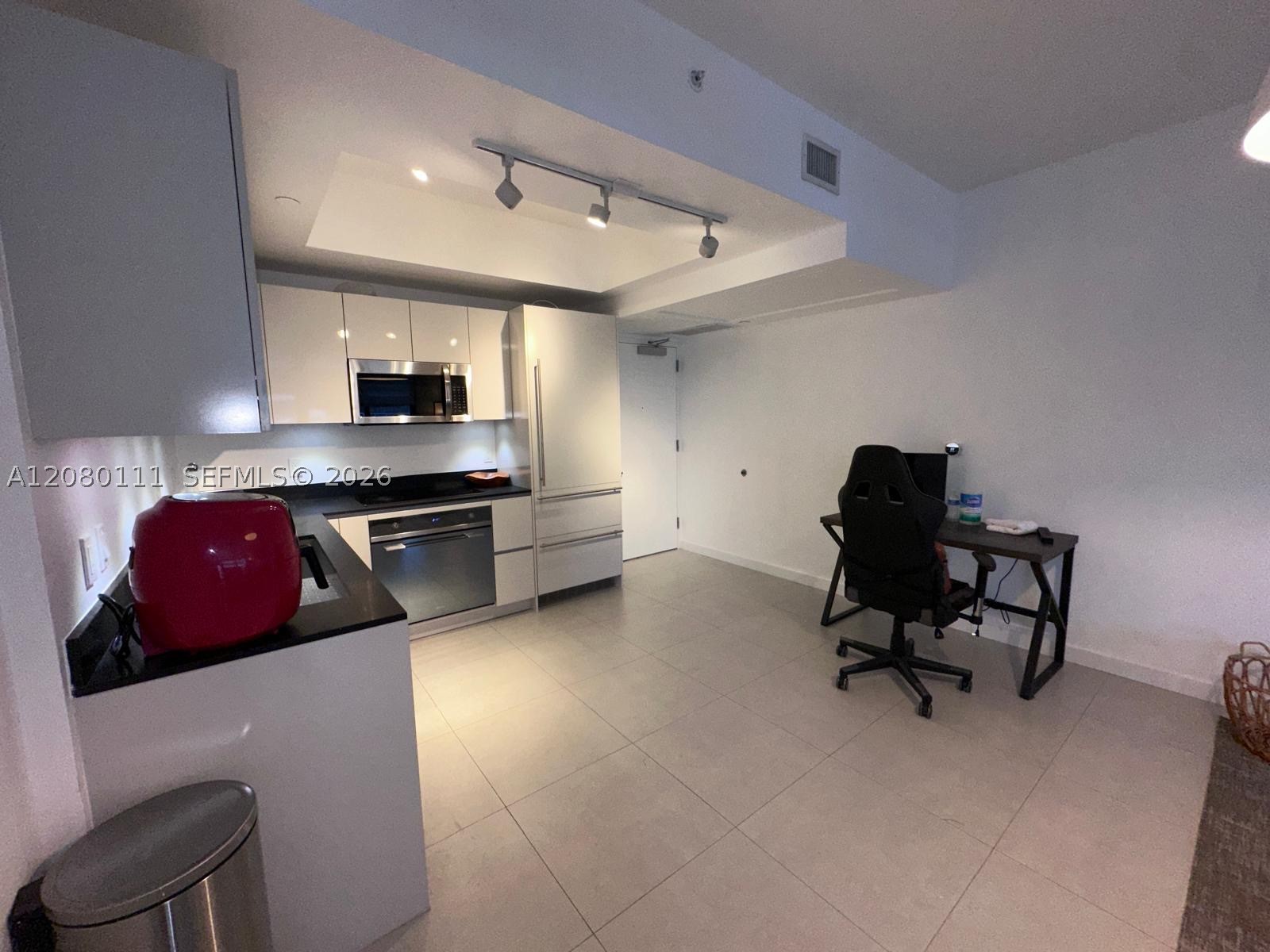 1010 Brickell Ave 4507 Property Photo 5