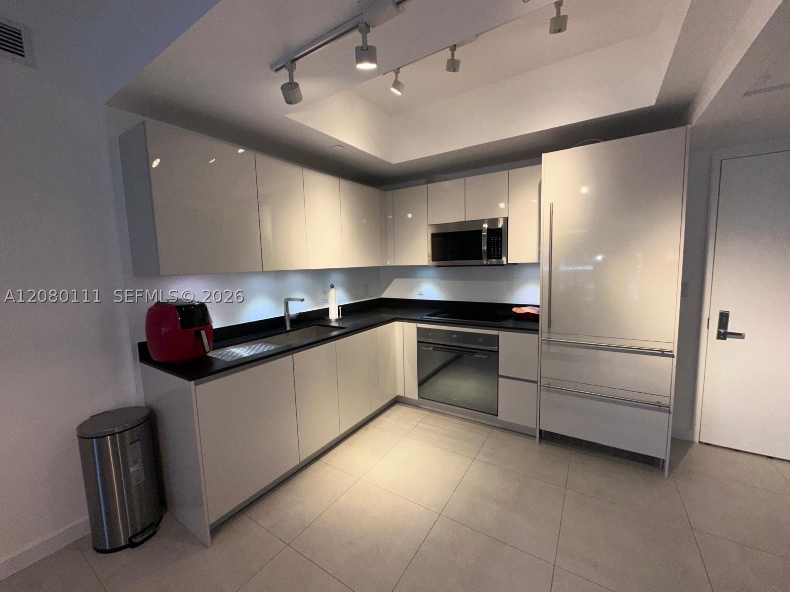 1010 Brickell Ave 4507 Property Photo 6