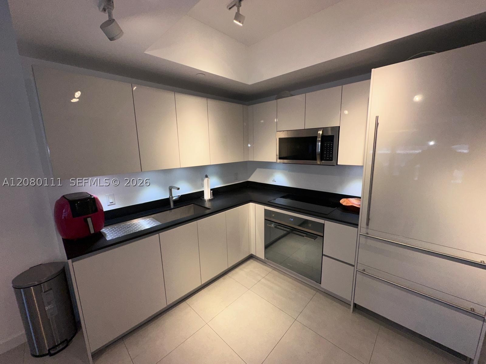 1010 Brickell Ave 4507 Property Photo 8
