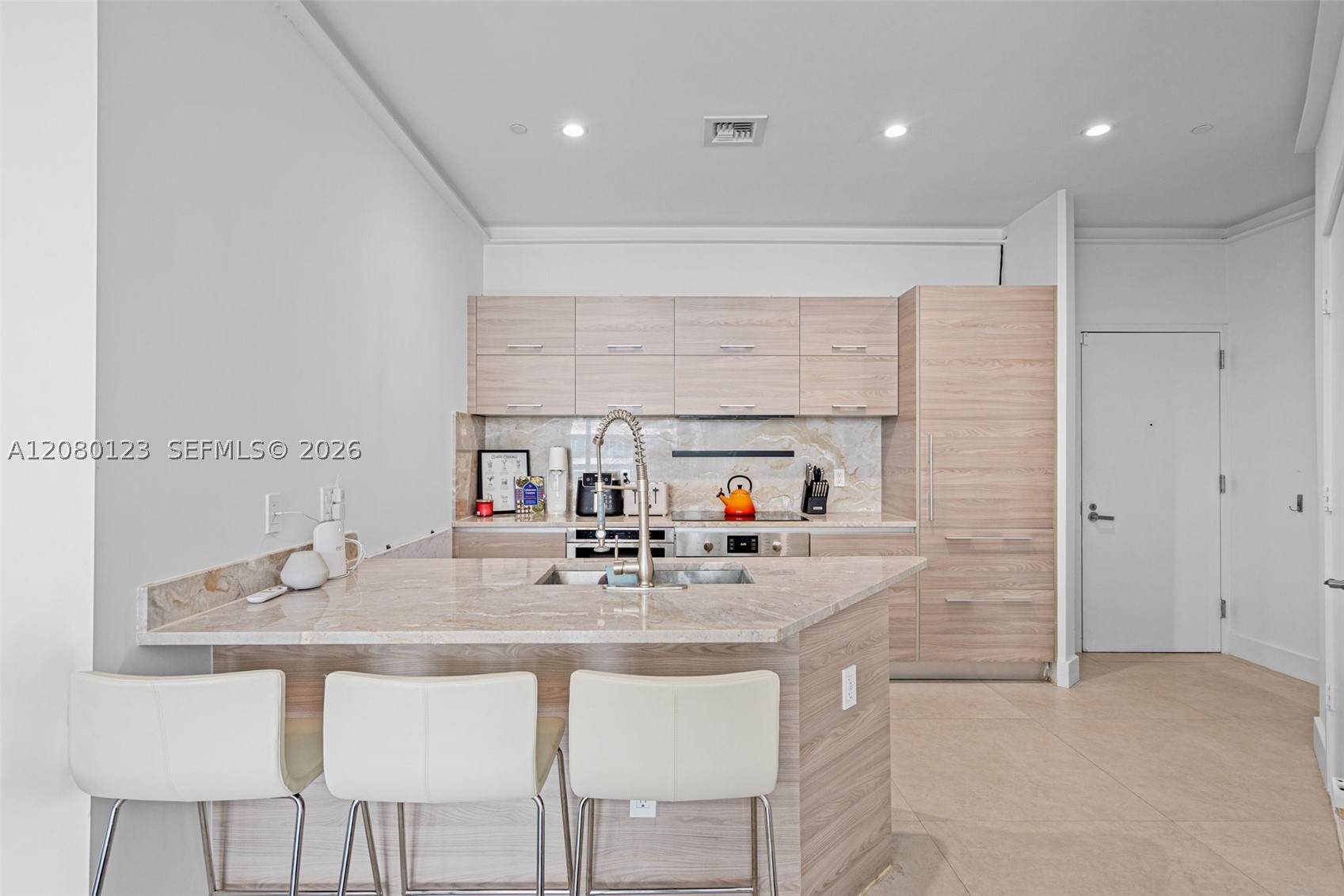 1300 S Miami Ave Ph5209 Property Photo 9