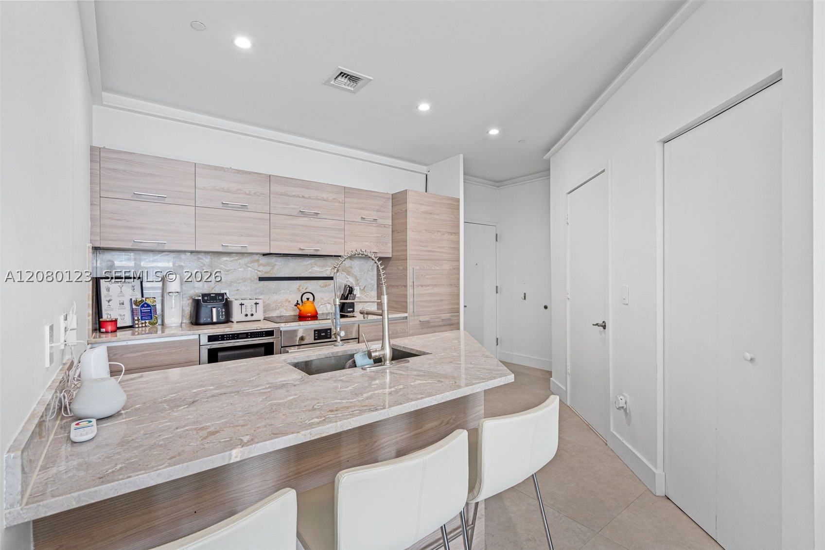 1300 S Miami Ave Ph5209 Property Photo 18