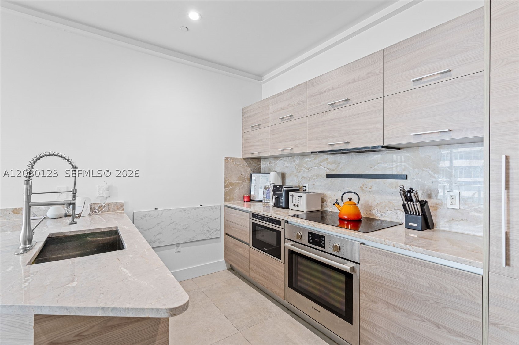 1300 S Miami Ave Ph5209 Property Photo 19