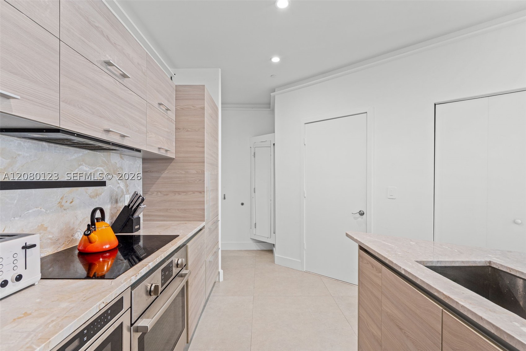 1300 S Miami Ave Ph5209 Property Photo 21