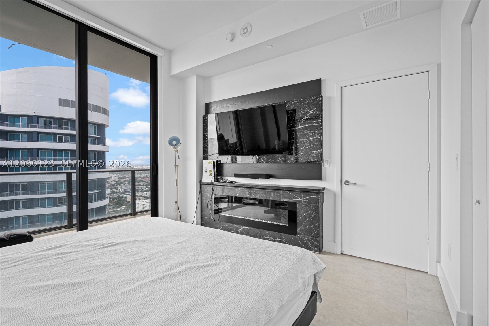 1300 S Miami Ave Ph5209 Property Photo 22