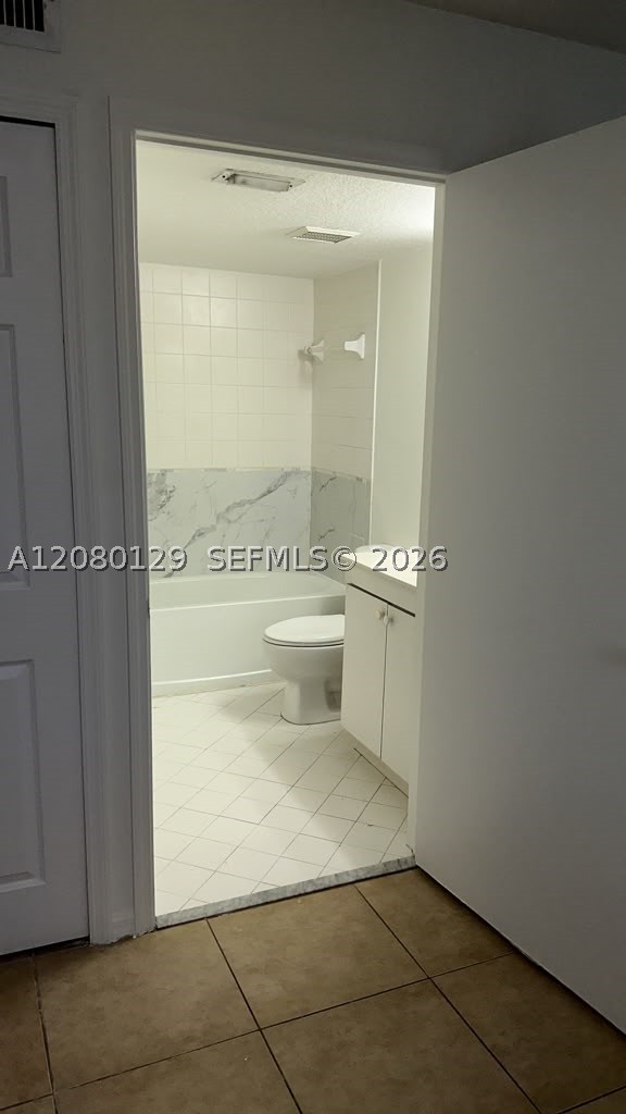2921 Se 12th Rd 104-56 Property Photo 11